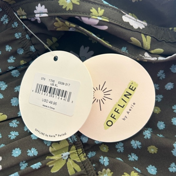 Offline by Aerie Green Floral Athletic Shorts Pockets Built in Liner Sz XL NWT - Picture 2 of 5